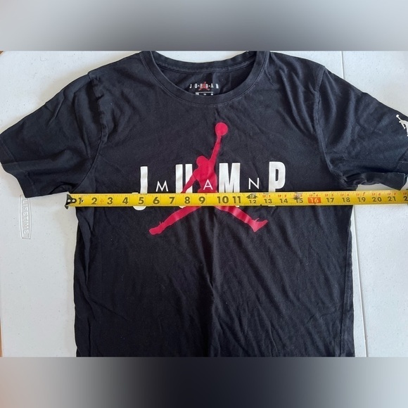 air jordan jumpman Graphic T-shirt Teenager 13-15 Yrs Old Men’s Small Black Red - Picture 7 of 7